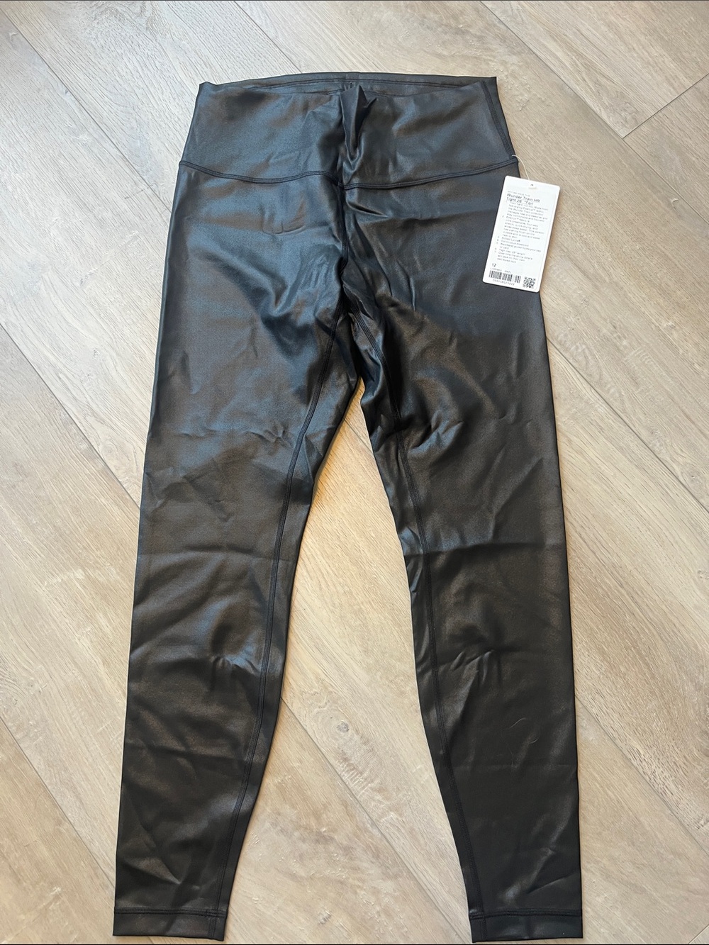 lululemon athletica Black Foil Wunder Under Leggings 28 in - Picture 2 of 4
